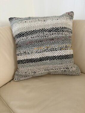 Crate&Barrel 22x22 wool & linen Pillow